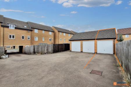 2 bedroom Terraced House for sale in Manor Drive, Gunthorpe, Peterborough, PE4