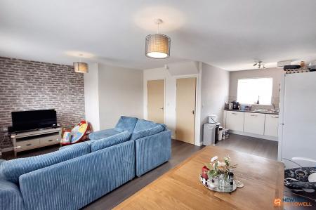 2 bedroom Terraced House for sale in Manor Drive, Gunthorpe, Peterborough, PE4