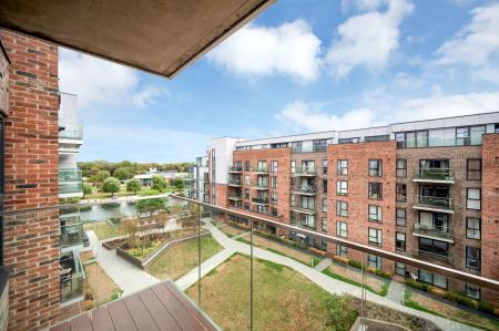 2 bedroom Flat for sale in Avonside House, Fletton Quays, Peterborough, PE2