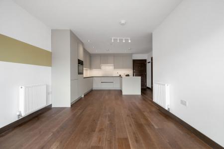2 bedroom Flat for sale in Avonside House, Fletton Quays, Peterborough, PE2