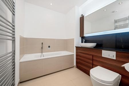 2 bedroom Flat for sale in Avonside House, Fletton Quays, Peterborough, PE2