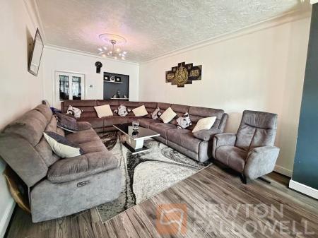 5 bedroom Terraced House for sale in Cromwell Road, Peterborough, PE1