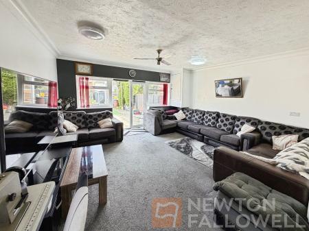 5 bedroom Terraced House for sale in Cromwell Road, Peterborough, PE1