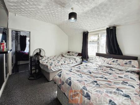 5 bedroom Terraced House for sale in Cromwell Road, Peterborough, PE1