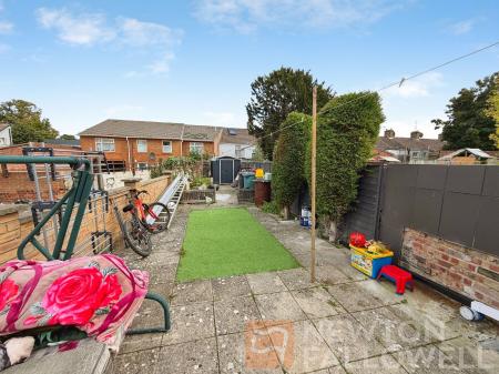 5 bedroom Terraced House for sale in Cromwell Road, Peterborough, PE1