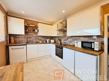 3 bedroom Semi-detached house for sale in Borrowdale Close, Gunthorpe, Peterborough, PE4