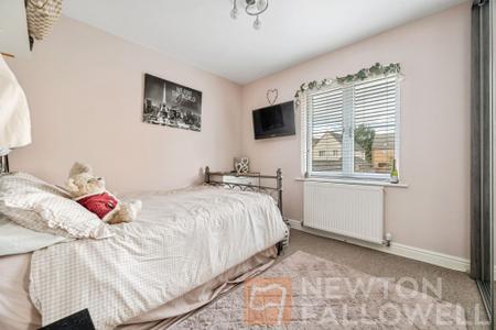 5 bedroom Link detached house for sale in Leaf Avenue, Hampton Hargate, Peterborough, PE7