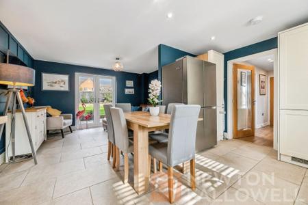 5 bedroom Link detached house for sale in Leaf Avenue, Hampton Hargate, Peterborough, PE7