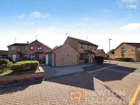 2 bedroom Semi-detached house to let in Mealsgate, Gunthorpe, Peterborough, PE4