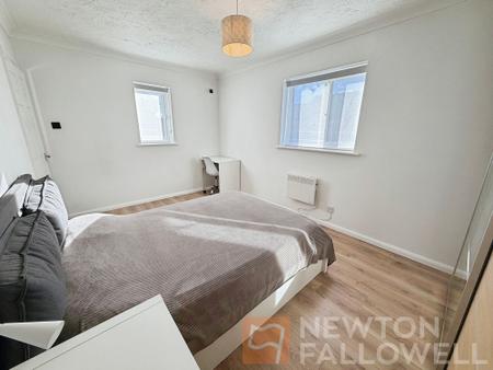 3 bedroom Semi-detached house for sale in Heron Park, Peterborough, PE1