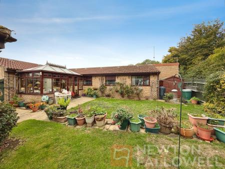 3 bedroom Bungalow for sale in Finchfield, Peterborough, PE1
