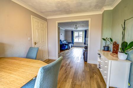 4 bedroom Detached house for sale in Chatsworth Road, Creswell S80