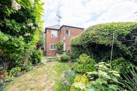 4 bedroom Detached house for sale in Gateford Road, Worksop, S81