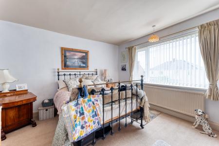 4 bedroom Detached house for sale in Gateford Road, Worksop, S81