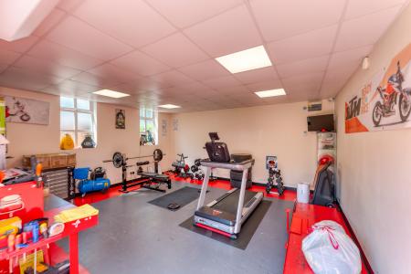 5 bedroom Bungalow for sale in Goose Lane, Wickersley, Rotherham, S66