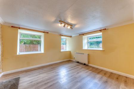 2 bedroom Cottage for sale in Haggonsfield Farm Cottages, Rhodesia, Worksop, S80