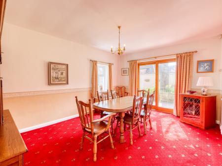 4 bedroom Detached house for sale in High Street, Whitwell, S80