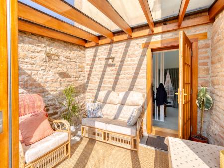 4 bedroom Detached house for sale in High Street, Whitwell, S80