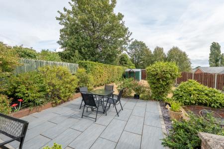 4 bedroom Detached house for sale in Holmefield Close, Worksop, S81