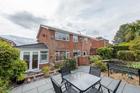 4 bedroom Detached house for sale in Holmefield Close, Worksop, S81