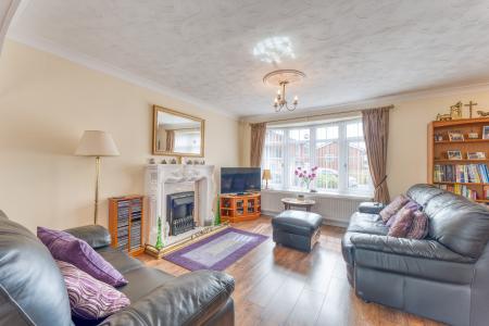 4 bedroom Detached house for sale in Holmefield Close, Worksop, S81