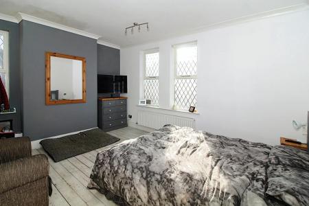 3 bedroom Semi-detached house for sale in Overend Road, Worksop, S80