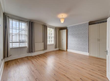 3 bedroom Terraced House for sale in Park Street, Worksop, S80