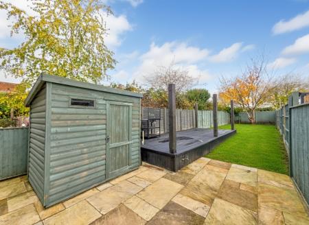 3 bedroom Terraced House for sale in Park Street, Worksop, S80