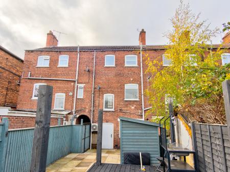 3 bedroom Terraced House for sale in Park Street, Worksop, S80