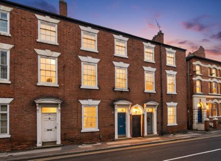 3 bedroom Terraced House for sale in Park Street, Worksop, S80