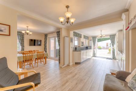 3 bedroom Detached bungalow for sale in Shireoaks Common, Worksop, S81