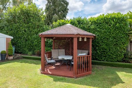 3 bedroom Detached bungalow for sale in Shireoaks Common, Worksop, S81