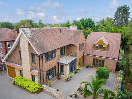 4 bedroom Detached house for sale in Sparken Hill, Worksop, S80