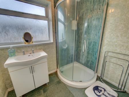 3 bedroom Detached house for sale in The Greenway, Whitwell, S80