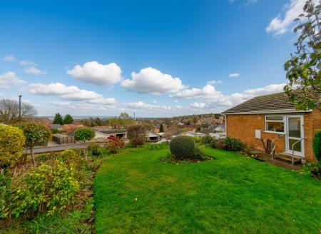 3 bedroom Detached house for sale in The Greenway, Whitwell, S80