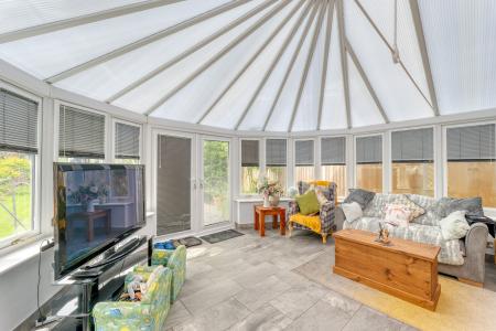 3 bedroom Semi-detached house for sale in Highfield Villas, Worksop, S81