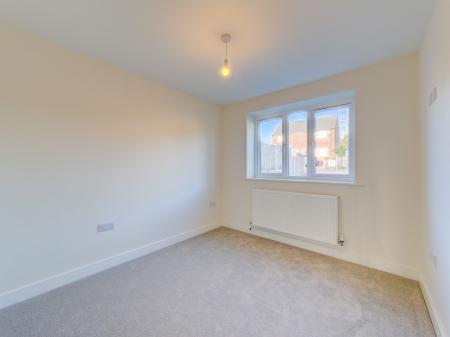 2 bedroom Semi-detached bungalow for sale in Wood Avenue, Creswell, S80