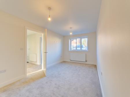 2 bedroom Semi-detached bungalow for sale in Wood Avenue, Creswell, S80