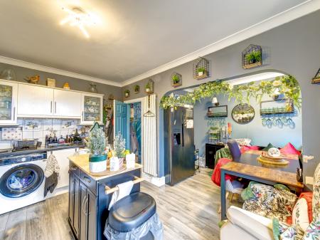 3 bedroom End of terrace house for sale in Roman Road, Doncaster, DN4