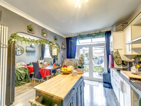 3 bedroom End of terrace house for sale in Roman Road, Doncaster, DN4