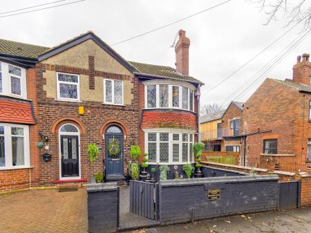3 bedroom End of terrace house for sale in Roman Road, Doncaster, DN4