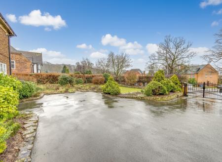 3 bedroom Detached house for sale in Sparken Hill, Worksop, S80