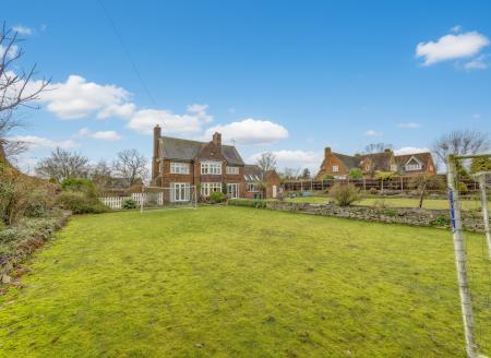 3 bedroom Detached house for sale in Sparken Hill, Worksop, S80