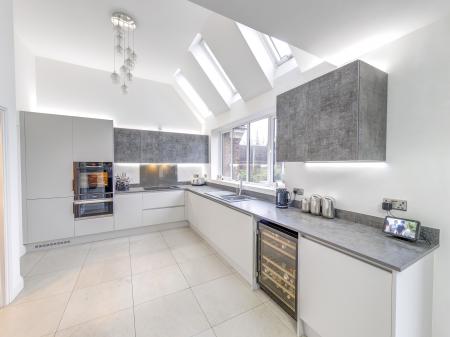 3 bedroom Detached house for sale in Sparken Hill, Worksop, S80