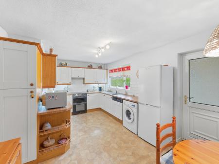 3 bedroom Detached bungalow for sale in Water Meadows, Worksop, S80