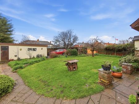 3 bedroom Semi-detached house for sale in Firbeck Crescent, Worksop, S81