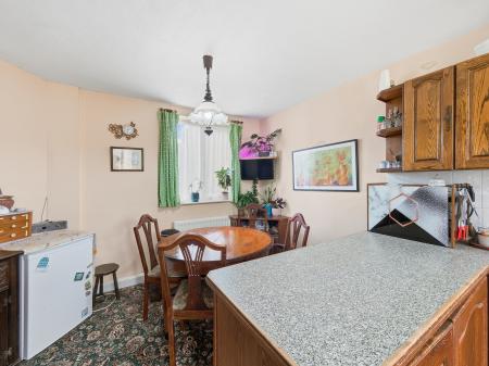 3 bedroom Semi-detached house for sale in Firbeck Crescent, Worksop, S81