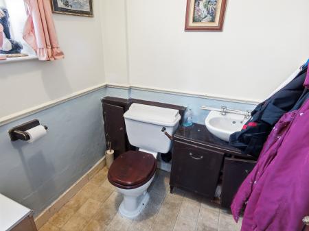 3 bedroom Semi-detached house for sale in Firbeck Crescent, Worksop, S81