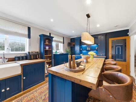 4 bedroom Detached house for sale in Sparken Hill, Worksop, S80