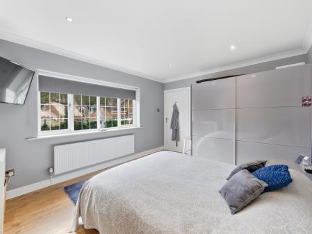 4 bedroom Detached house for sale in Sparken Hill, Worksop, S80